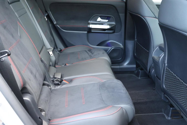 Vehicle Image 37