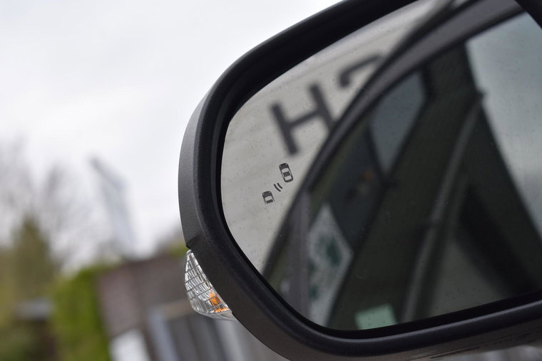 Vehicle Image 25