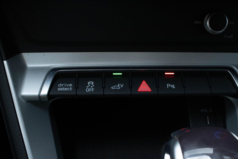 Vehicle Image 35
