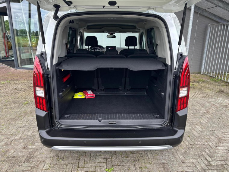 Vehicle Image 37