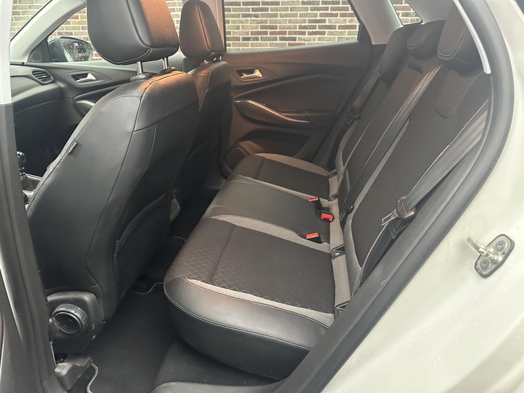 Vehicle Image 17