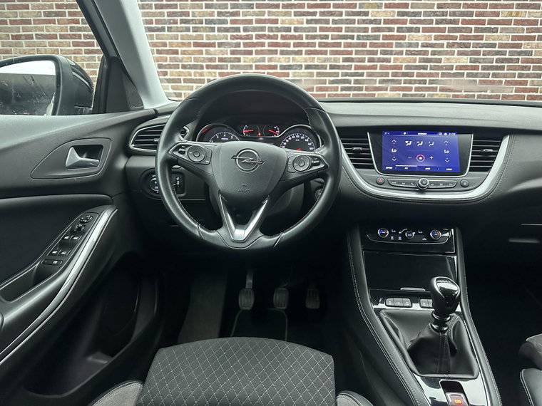 Vehicle Image 32