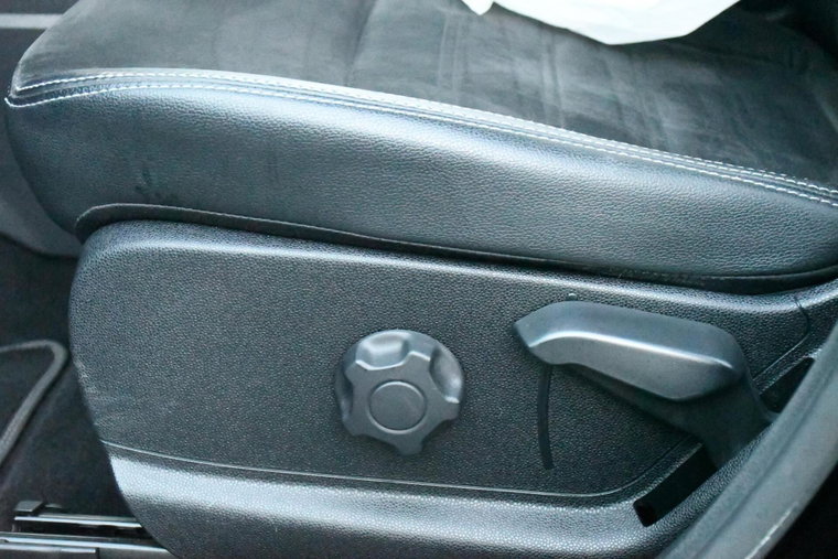 Vehicle Image 37