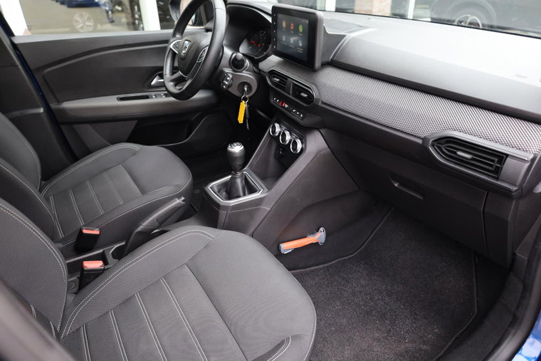 Vehicle Image 26