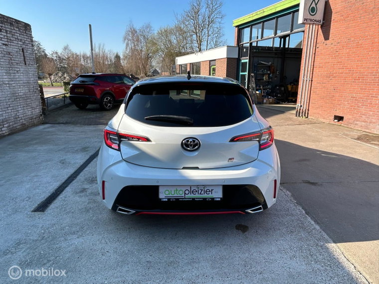 Vehicle Image 12
