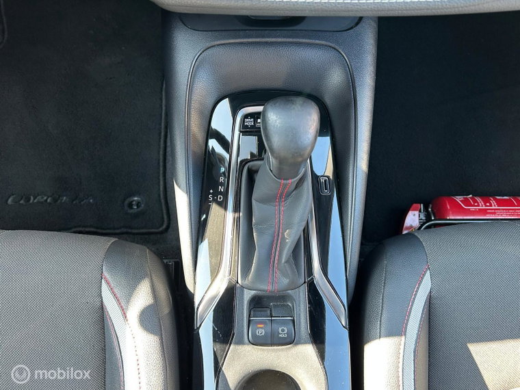 Vehicle Image 25