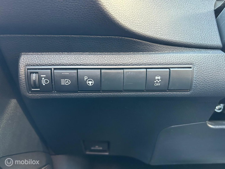 Vehicle Image 32