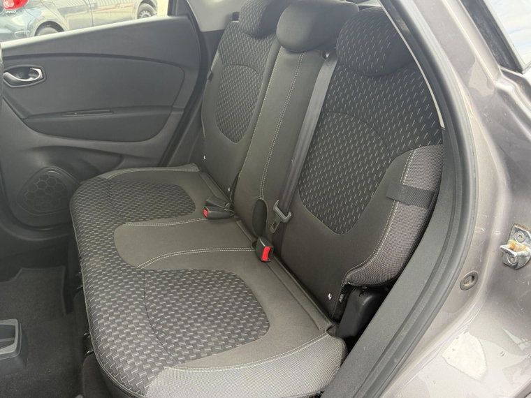 Vehicle Image 26