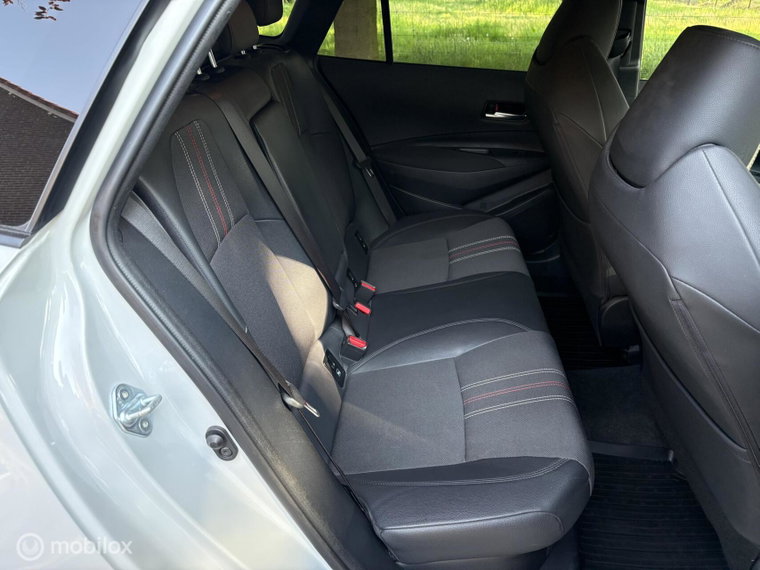 Vehicle Image 12