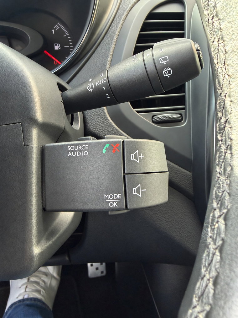 Vehicle Image 38