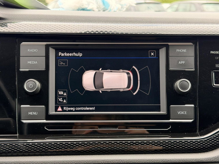 Vehicle Image 32