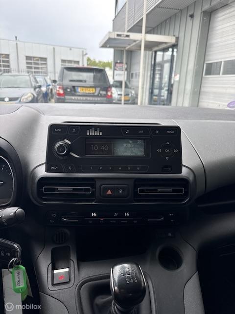 Vehicle Image 38