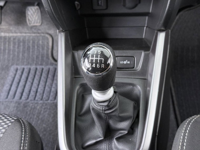 Vehicle Image 16