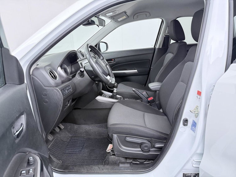 Vehicle Image 10
