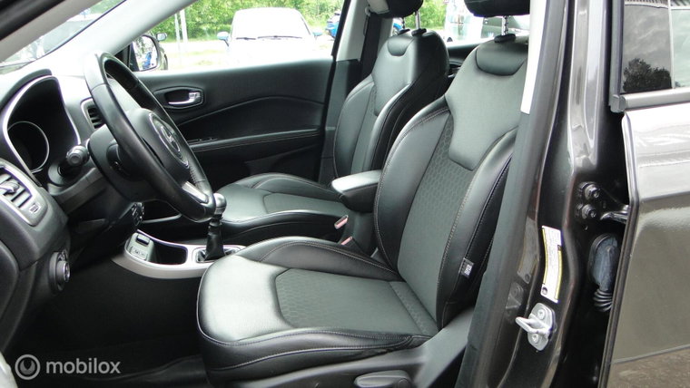 Vehicle Image 26