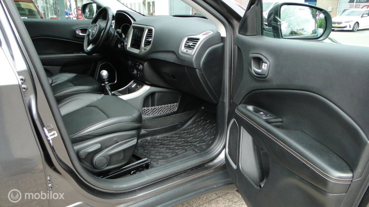 Vehicle Image 39
