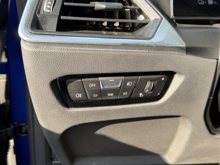 Vehicle Image 28