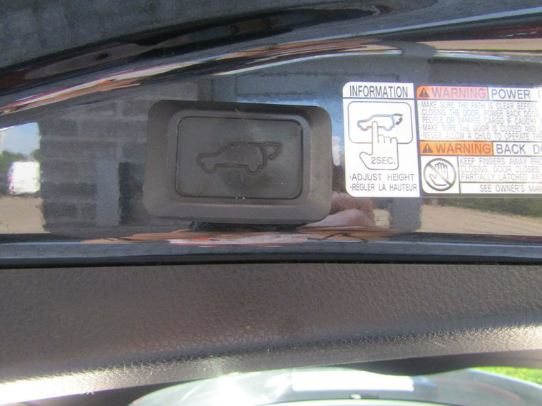 Vehicle Image 25