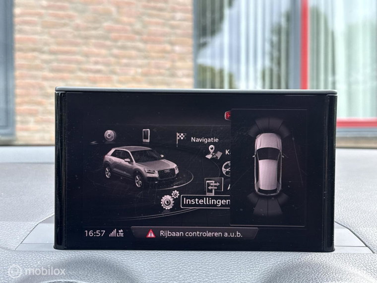 Vehicle Image 25