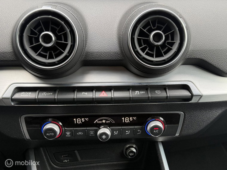 Vehicle Image 27