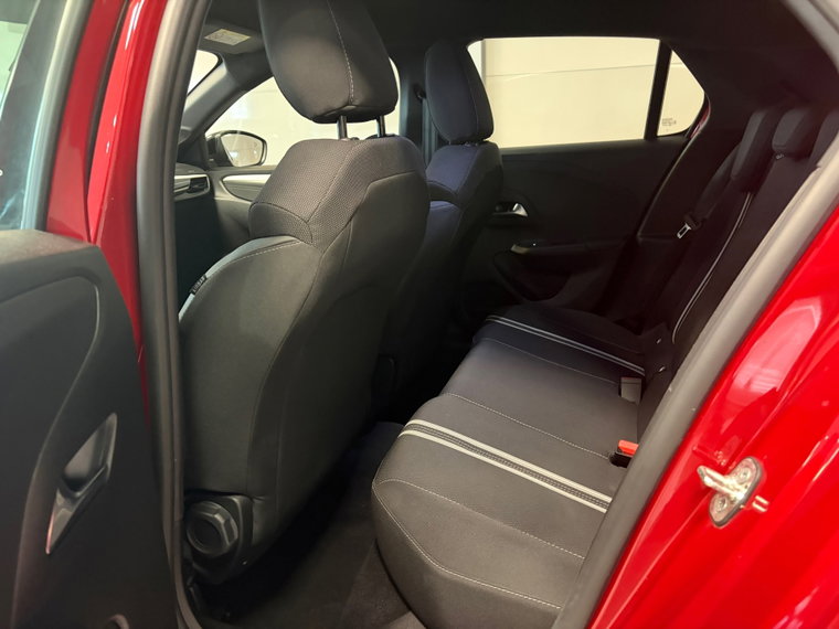 Vehicle Image 32