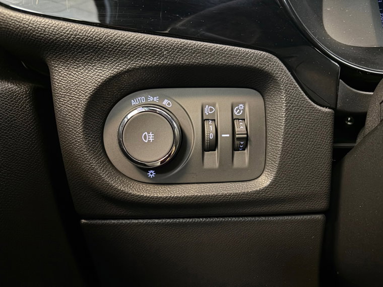 Vehicle Image 38
