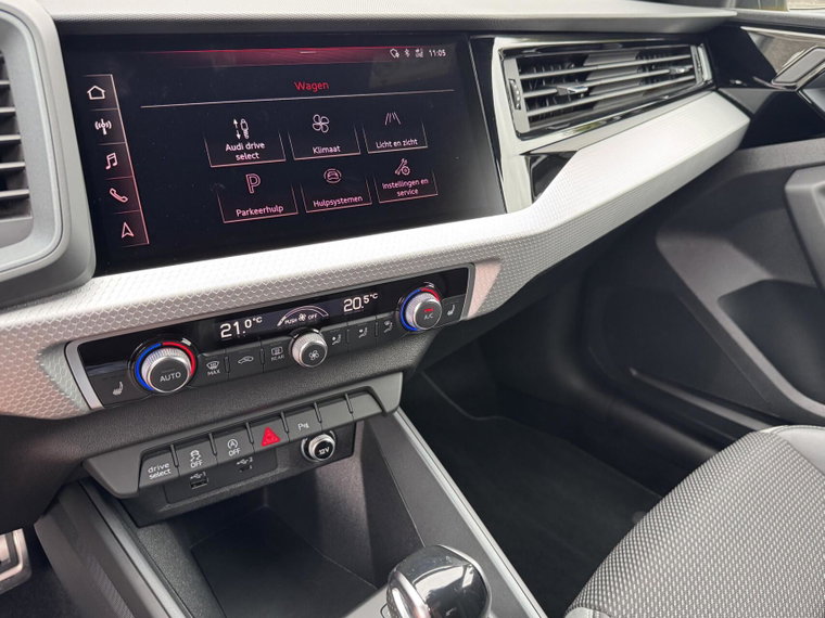 Vehicle Image 24