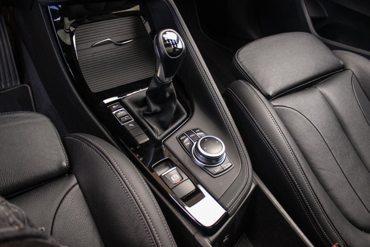 Vehicle Image 32