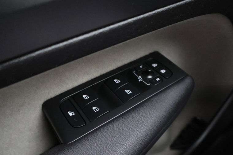 Vehicle Image 34