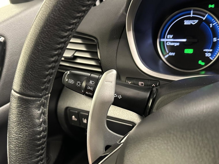 Vehicle Image 25