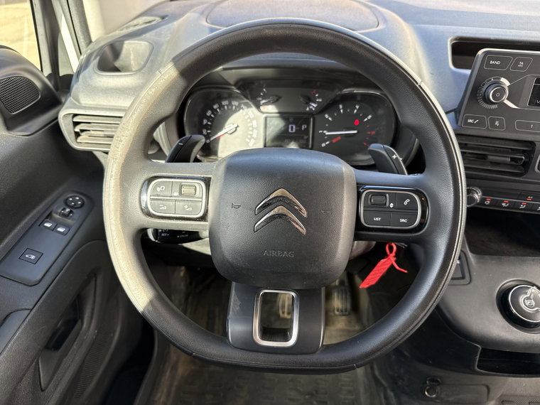 Vehicle Image 23