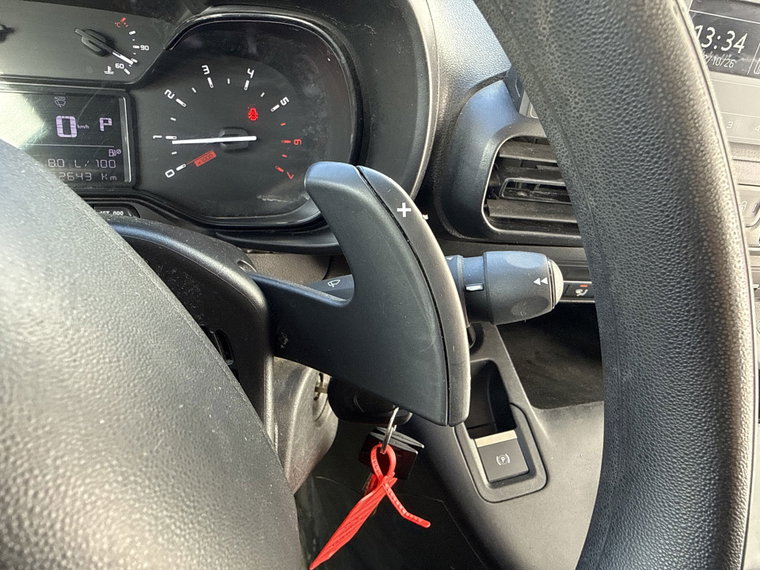 Vehicle Image 27