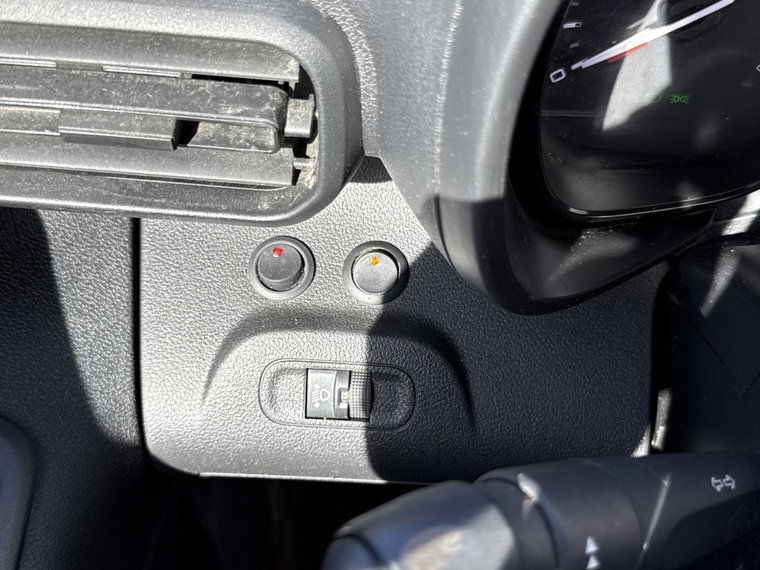 Vehicle Image 28