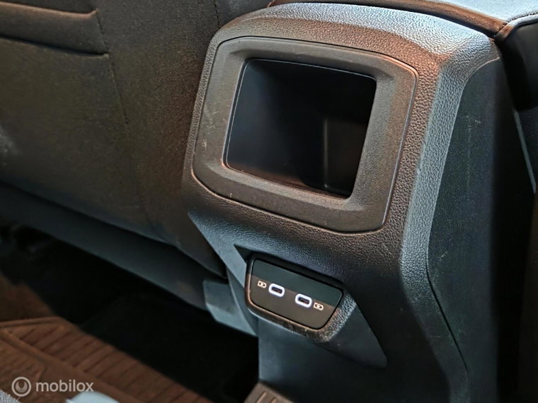 Vehicle Image 40