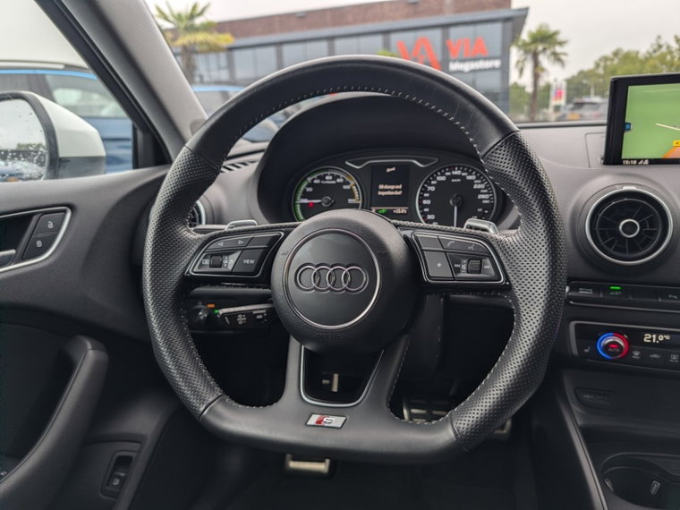 Vehicle Image 17