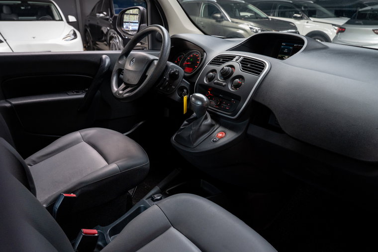 Vehicle Image 13