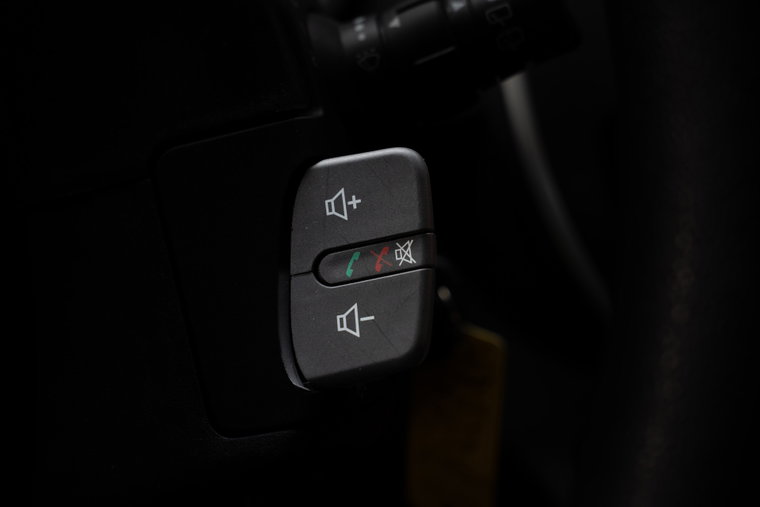 Vehicle Image 25