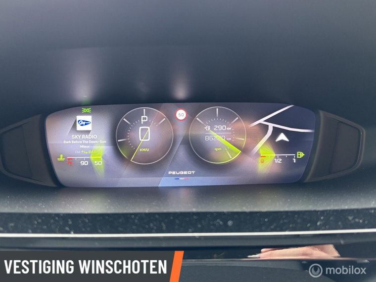 Vehicle Image 9