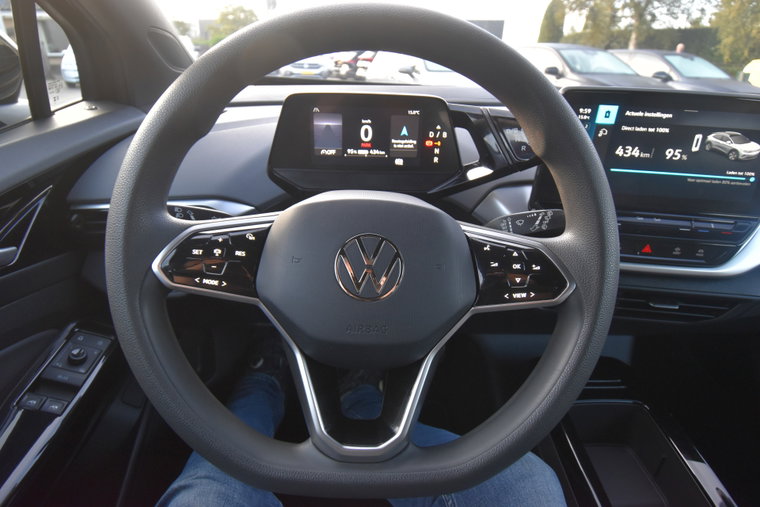 Vehicle Image 37