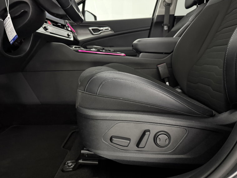 Vehicle Image 37