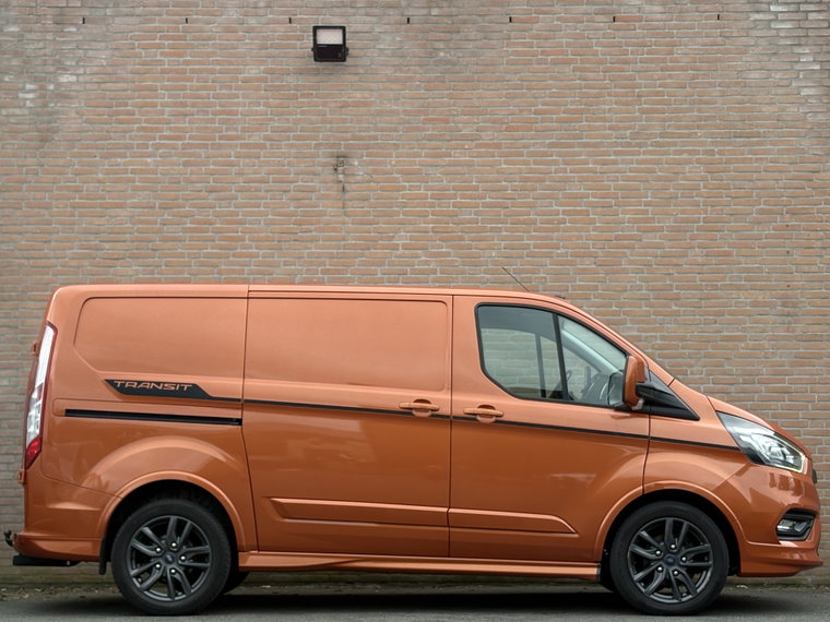 Vehicle Image 12