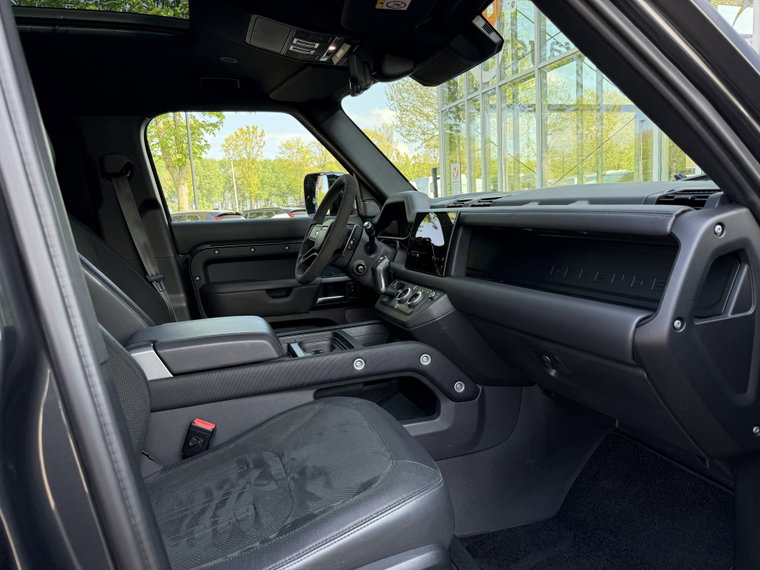 Vehicle Image 28