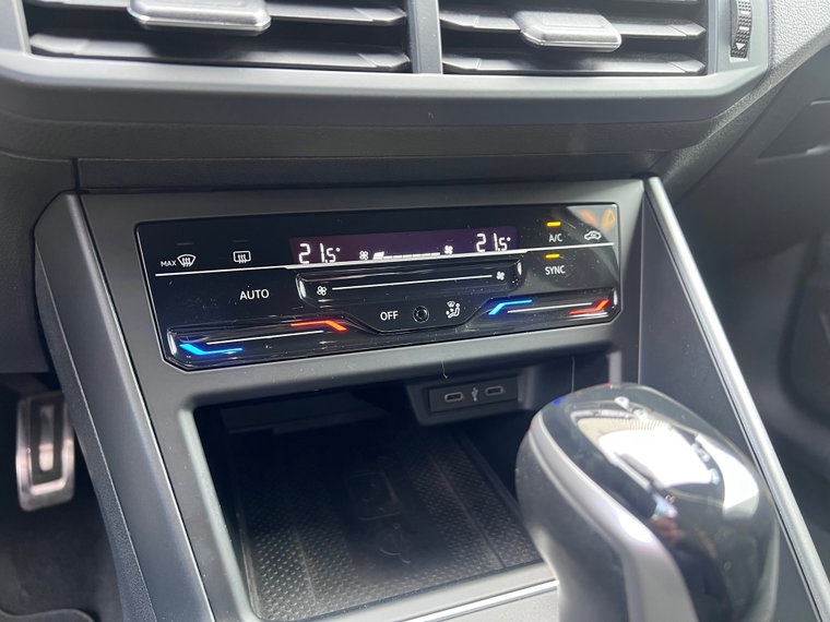 Vehicle Image 38