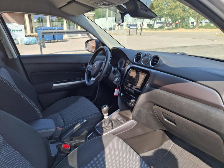 Vehicle Image 16