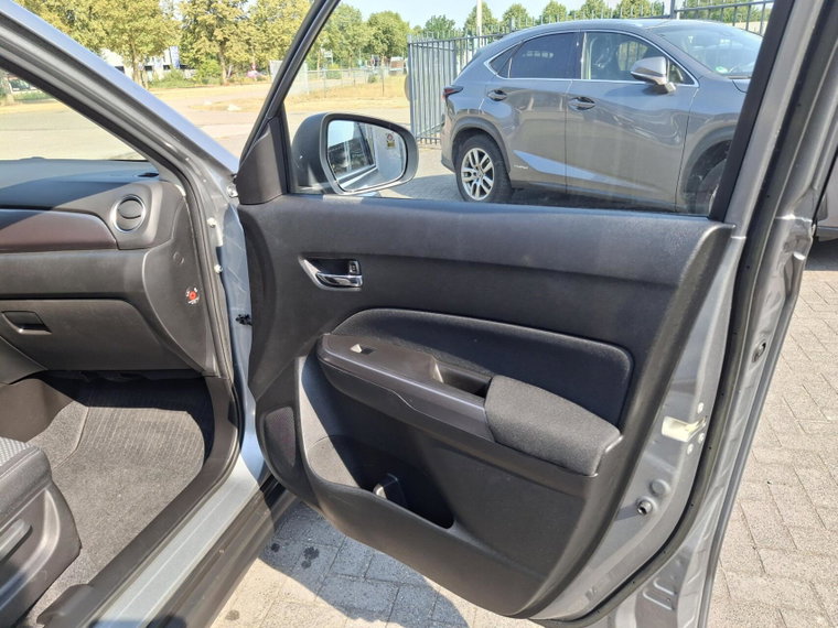 Vehicle Image 17