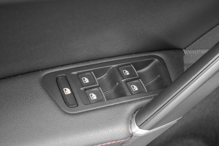 Vehicle Image 28