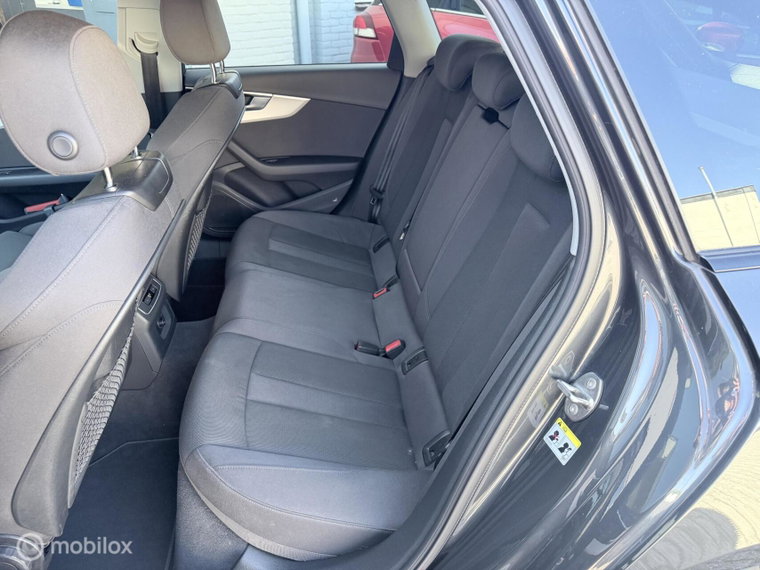 Vehicle Image 17