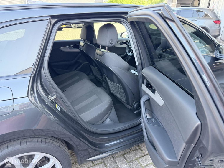 Vehicle Image 18