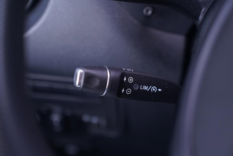 Vehicle Image 35