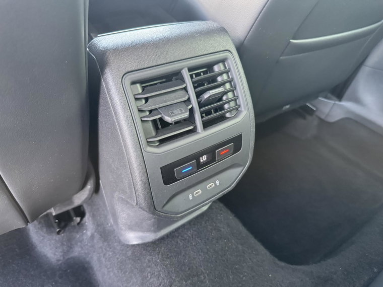 Vehicle Image 39